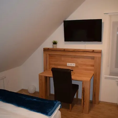 Ferienwohnung Warum Ins 2,5 Апартаменты *